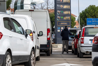 Adiós a los coches diésel y gasolina: la Eurocámara prohibirá su venta a partir de 2035